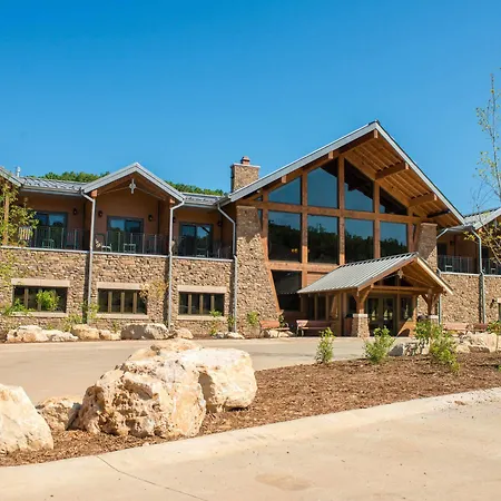 Hotel Echo Bluff State Park